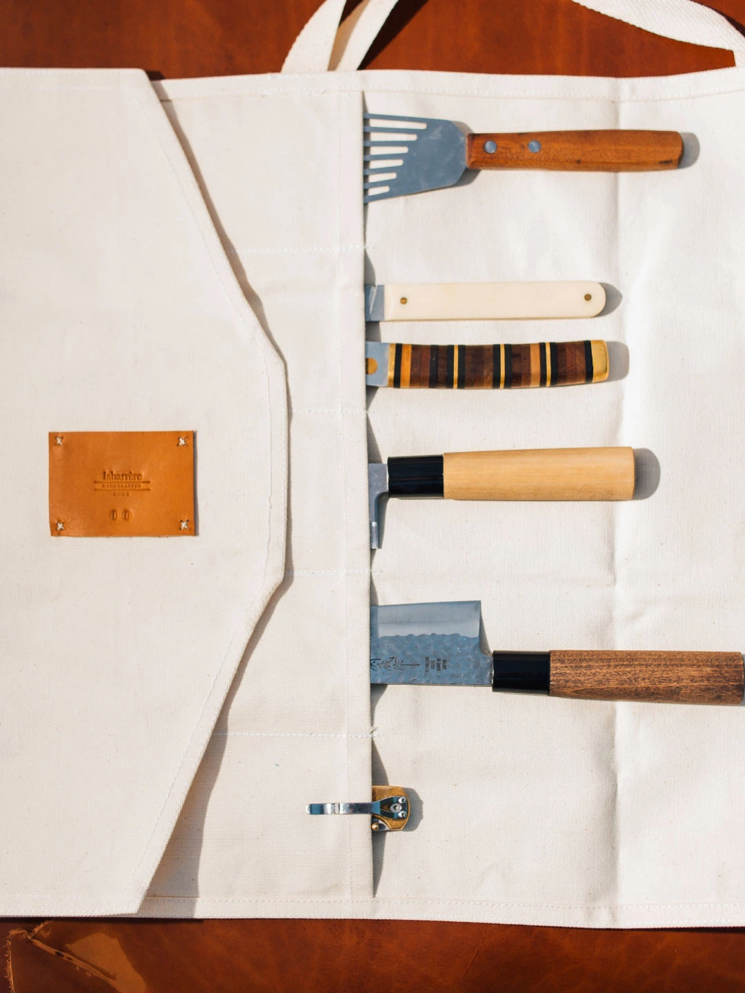 Open knife roll with tools