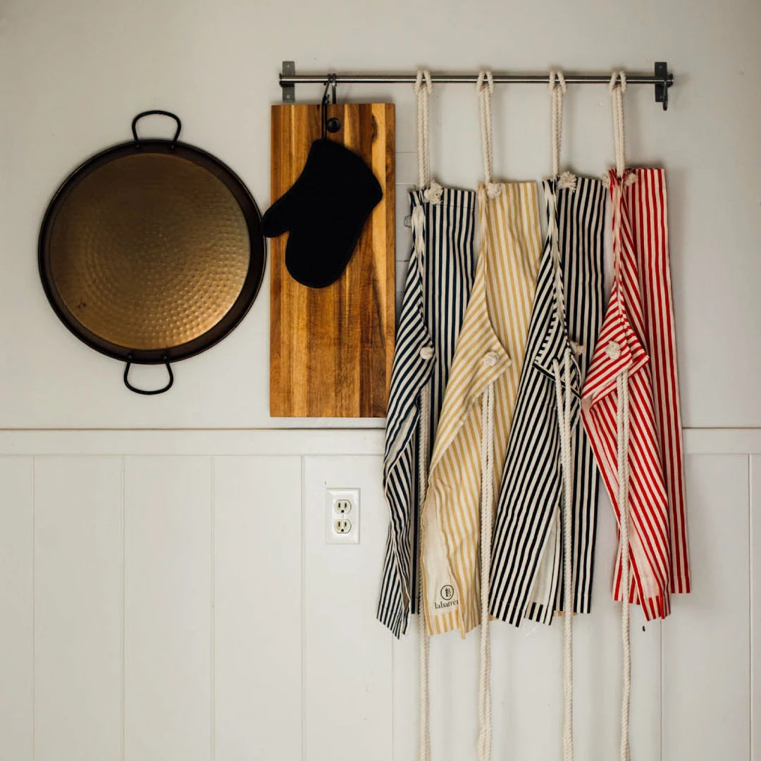 Hanging aprons
